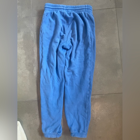 Aritzia Cozy Fleece Boyfriend Basic Cuffed Sweatpant - Picture 4 of 4